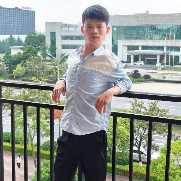 湖南28岁单身帅哥真诚找对象-七台河征婚相亲网